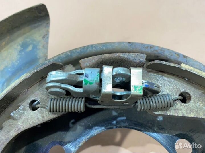 Пыльник тормозного диска задний левый Infiniti Q70