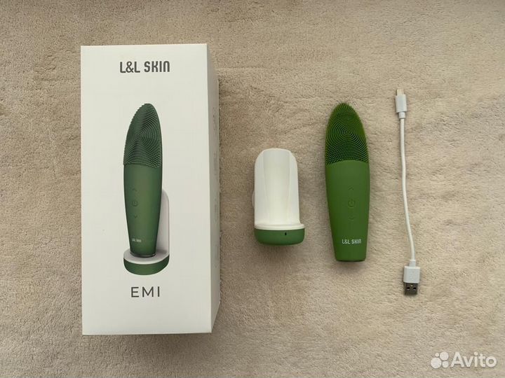 Японский массажер для лица EMI
