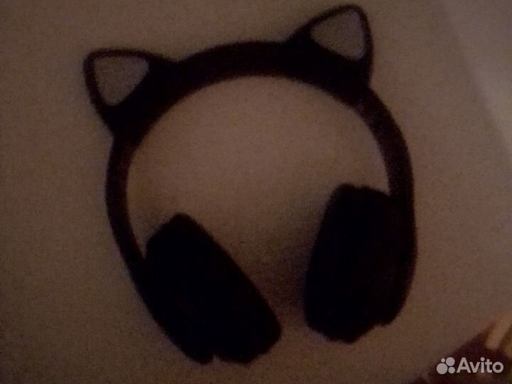 Беспроводные наушники с ушами