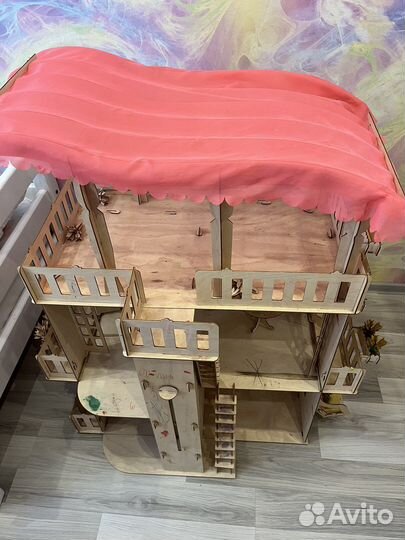 Домик кукольный