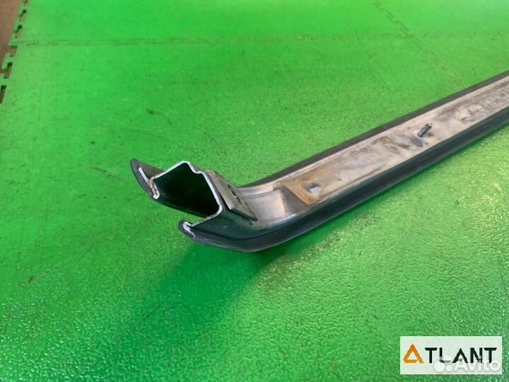 Полозья для сдвижной двери правый nissan caravan