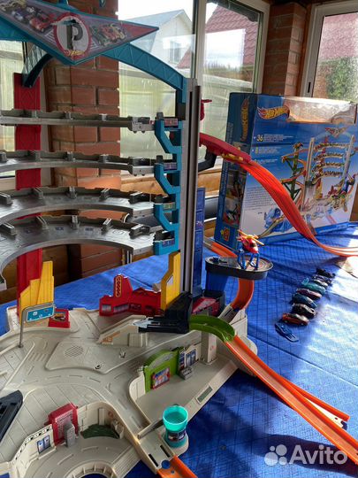Невообразимый гараж hot wheels