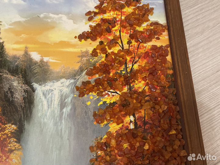 Картина с янтарем