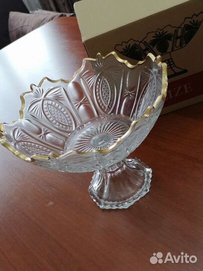 Ваза на ножке