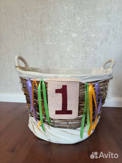 Корзина плетеная на 1 год фотосессии