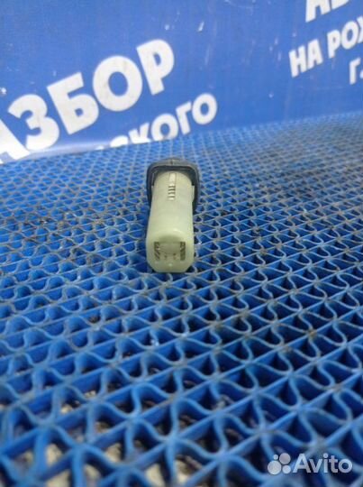 Концевик лючка бензобака Nissan Murano Z50