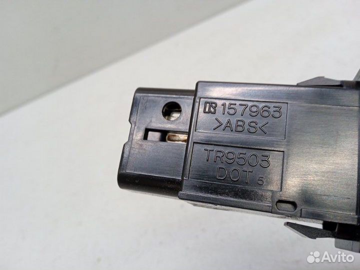 Кнопка аварийной сигнализации Toyota Mark X X120