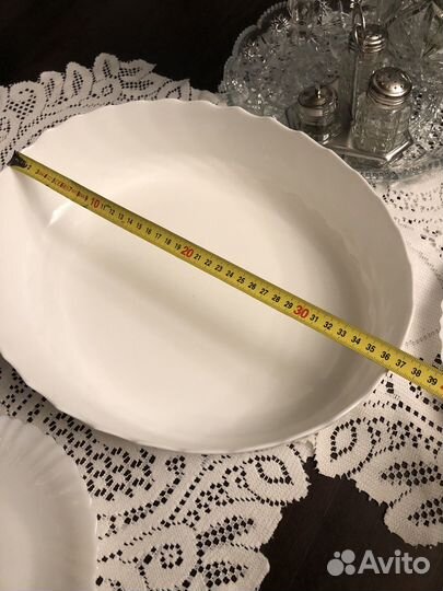 Большое блюдо для запекания и 3 тарелки