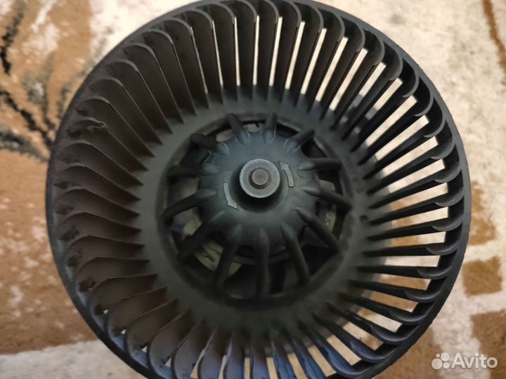 Вентилятор печки logan 1,4