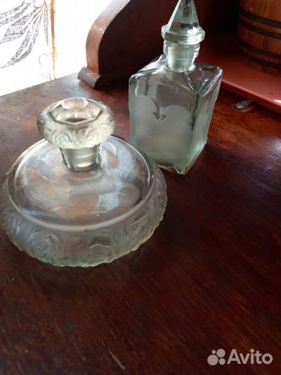 Флакон круглый царских лет. И прямоугольный СССР