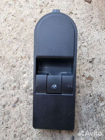 Кнопка стеклоподъемника Опель Астра Н