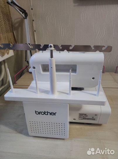 Оверлок бытовой brother 4234D