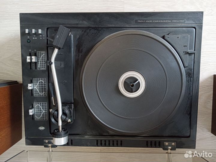 Проигрыватель винила СССР