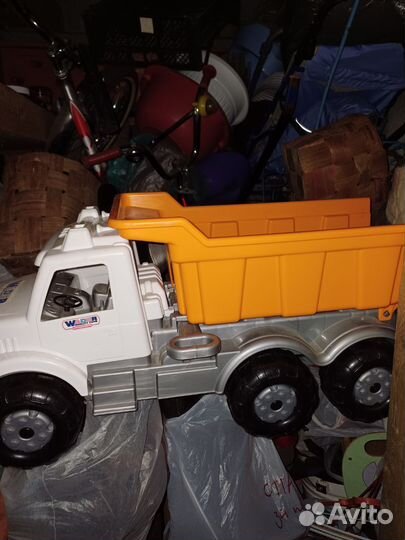 Игрушка грузовик