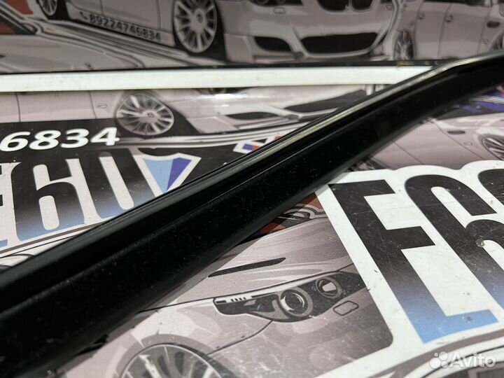 Уплотнитель окна передней правой двери BMW F10