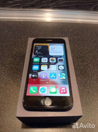 Телефон iPhone 8 64 gb