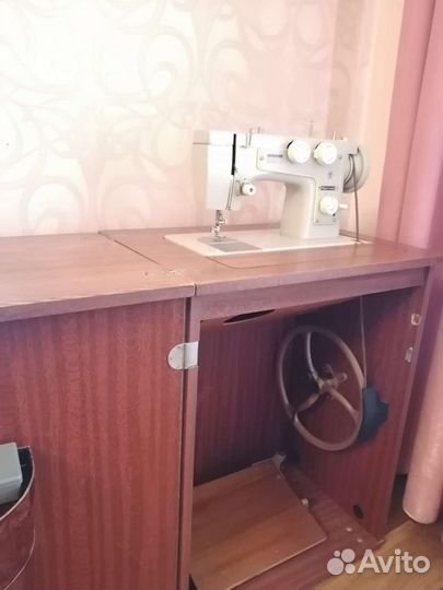 Швейная машина Подольск 142