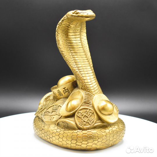 Бронзовая статуэтка 