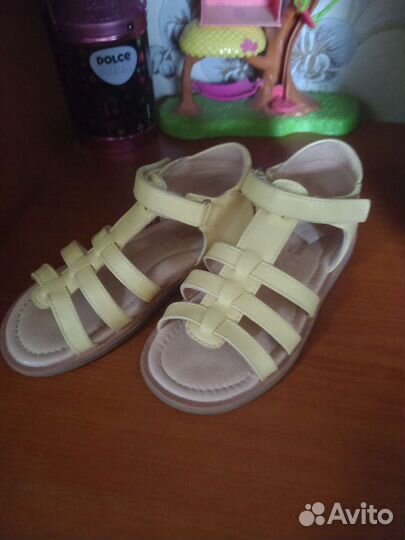 Босоножки для девочки