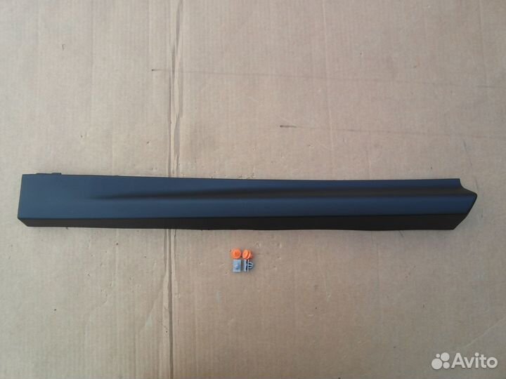 Молдинг двери задний правый Infiniti QX50 J55 17-2