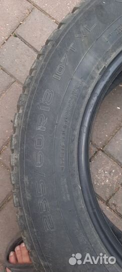Nokian Tyres Hakkapeliitta 8 SUV 235/60 R18 107T