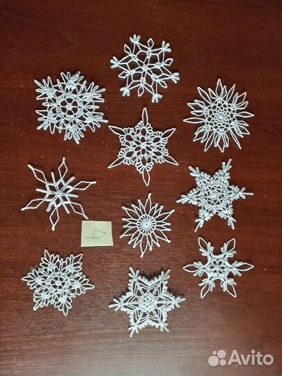 Снежинки белые 10 шт 10-13 см