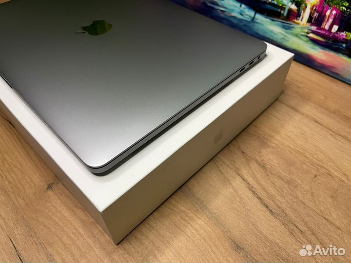 Macbook pro 13 2020 i7 32gb Custom