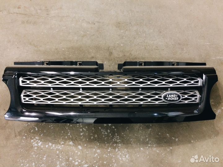 Решётка радиатора Range Rover Sport 2010 год