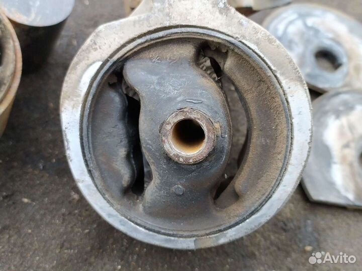 Подушки двигателя hyundai accent 2004 года