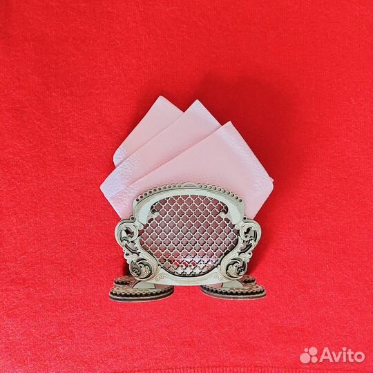 Салфетница из дерева ажурная