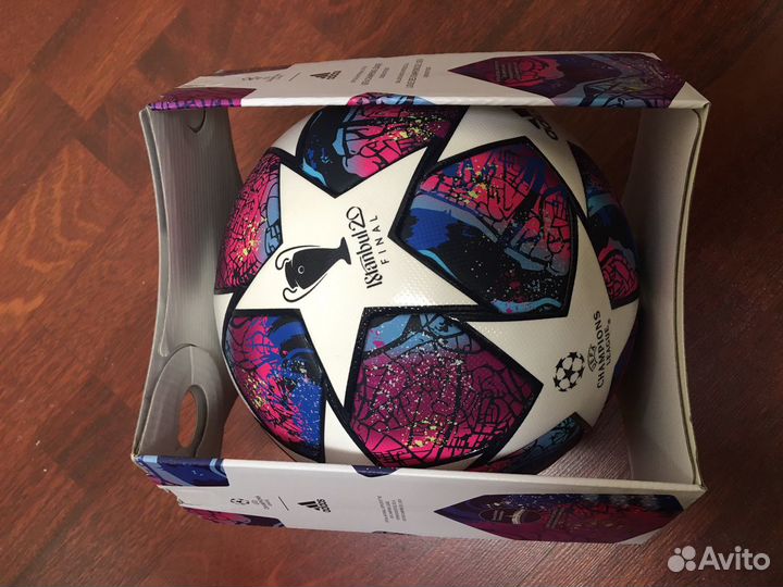Футбольный мяч Адидас Лиги Чемпионов Стамбул 2020