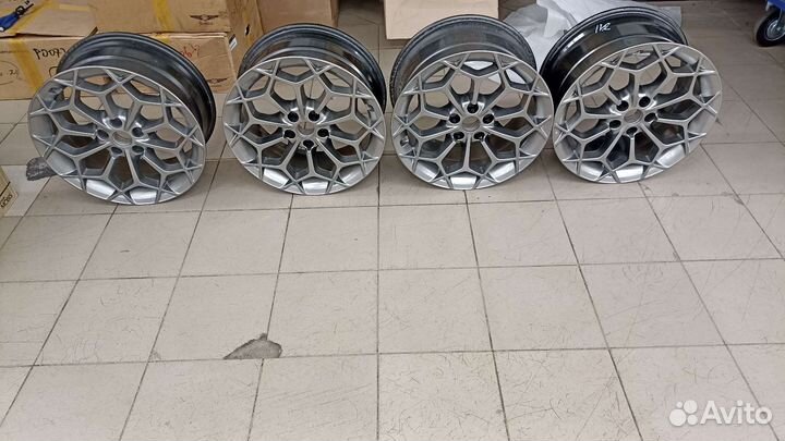 Диски литые Genesis G80 R19