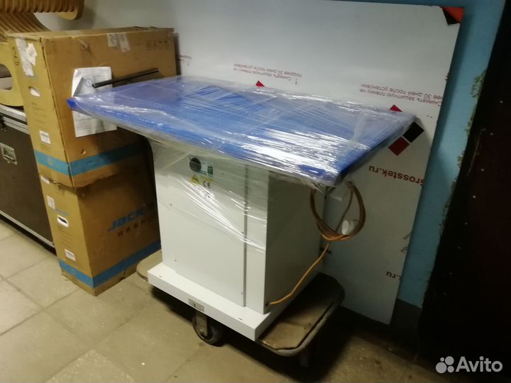 Comel MP/A Прямоугольный утюжильный стол