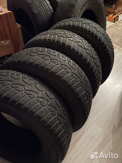 Continental ContiIceContact 215/70 R16