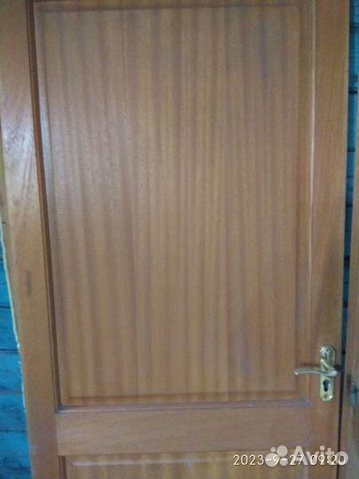 Двери межкомнатные из массива