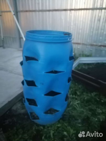 Бочка клуба для клубники