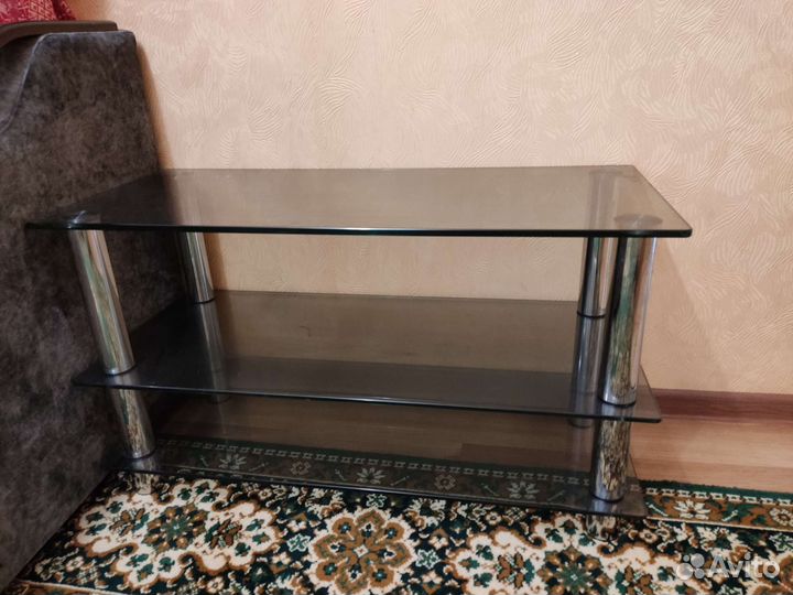 Стеклянная тумба стол