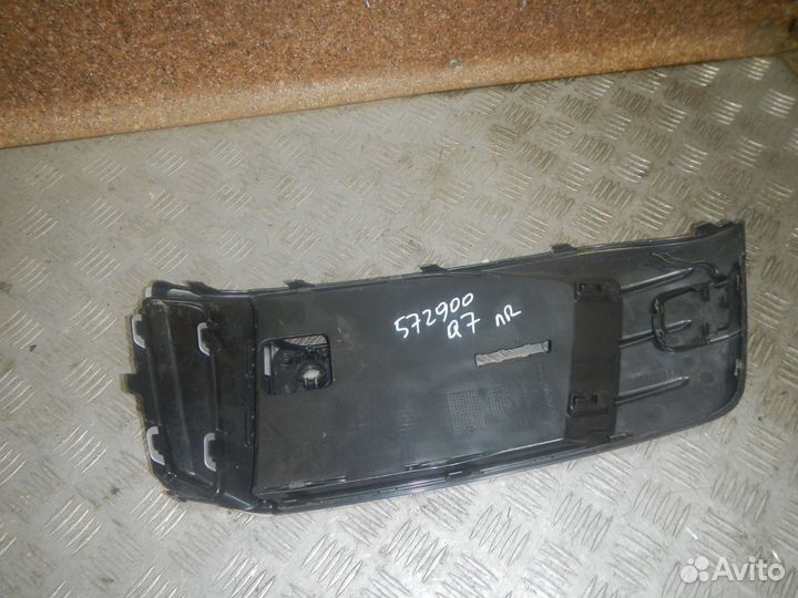 Решетка переднего бампера правая, Audi -Q7 (4M) (15)