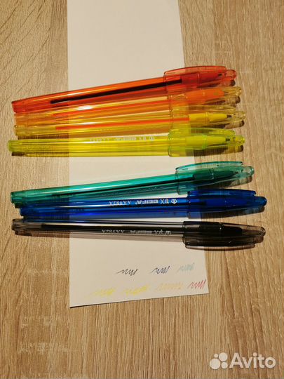 Ручки шариковые и гелевые разноцветные