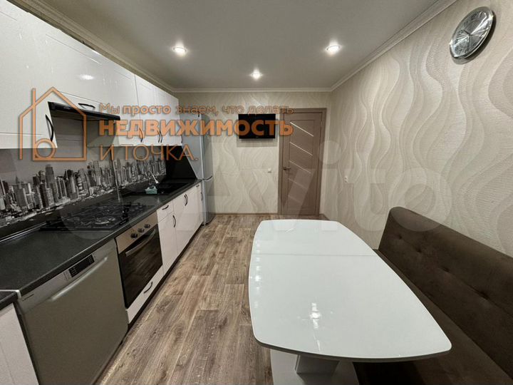 2-к. квартира, 62 м², 8/10 эт.