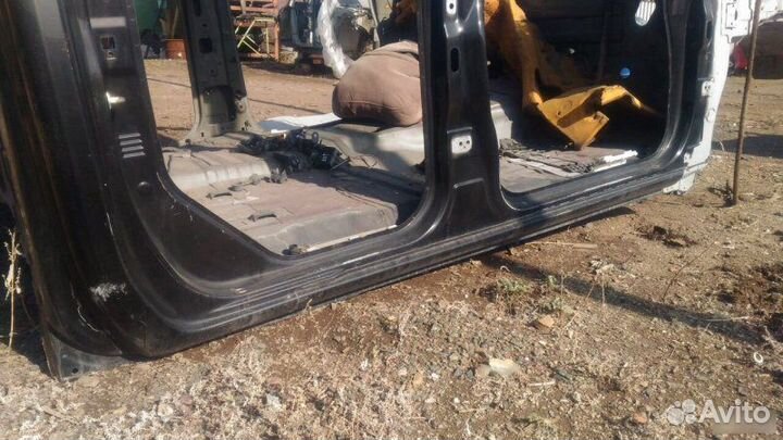 Порог правый Nissan Navara 2004-2010