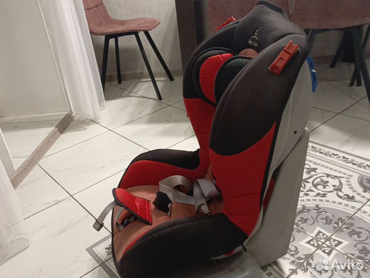 Детское автомобильное кресло от 0 до 25 кг