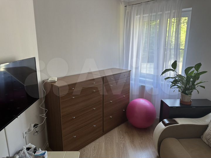 2-к. квартира, 55 м², 3/18 эт.