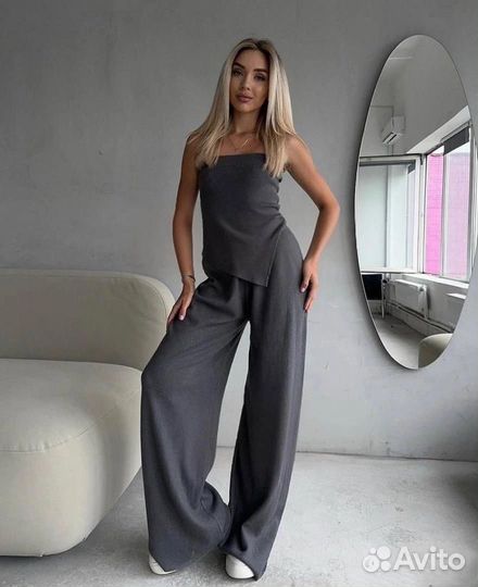 Брючный костюм женский 42 44