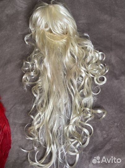 Парик, крылья, Хеллоуин