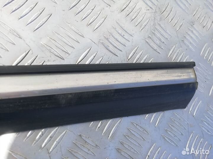 Молдинг двери задней правой Nissan Teana J31 07г