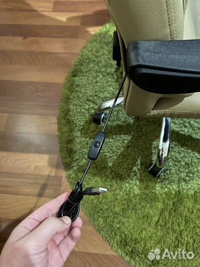 Офисное кресло руководителя с массажем