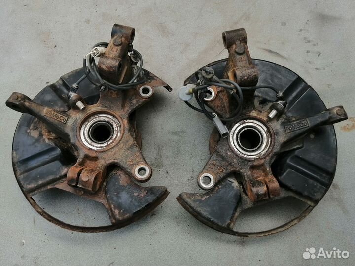 Кулак поворотный передний для Mazda CX 7 2007-2012