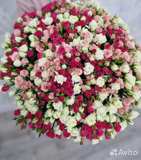 Букеты из кустовых роз 51