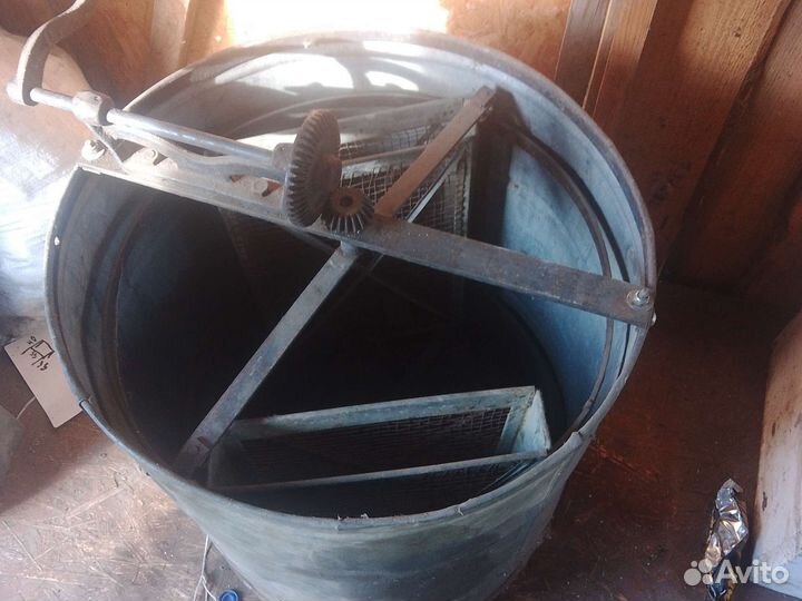 Медогонка бу 2 рамки